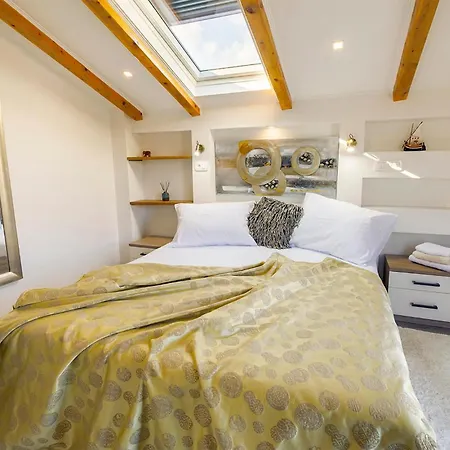 Luxurious In With Sauna Semesterbostad *