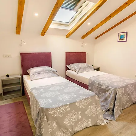 Semesterbostad Luxurious In With Sauna Split