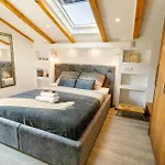 Luxurious In With Sauna *