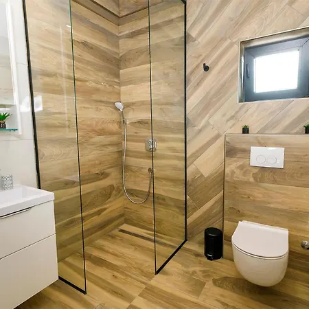 Luxurious In With Sauna Split